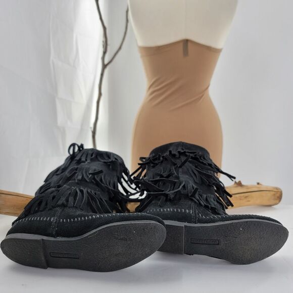 Minnetonka black fringed moccasin boots - Picture 4 of 7